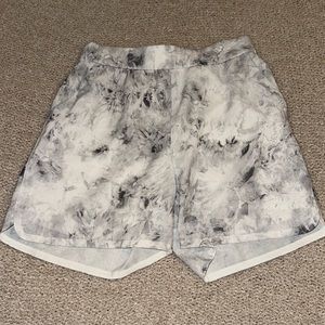 Lululemon athletic shorts marble grey size 4